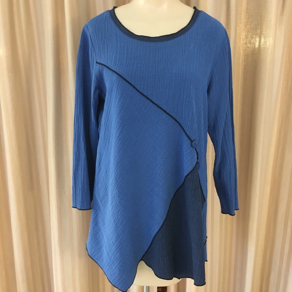 Habitat tunic top with asymmetrical detailing